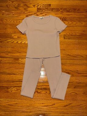 NWOT snatched shirt & leggings set